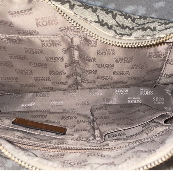 NWT Michael Kors LUPITA NAT/ACORN LG HOBO $398 Firm Price No offers please - Picture 4 of 8